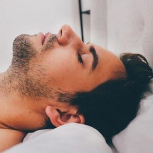 La apnea del sueño acelera el envejecimiento, pero el tratamiento podría revertirlo